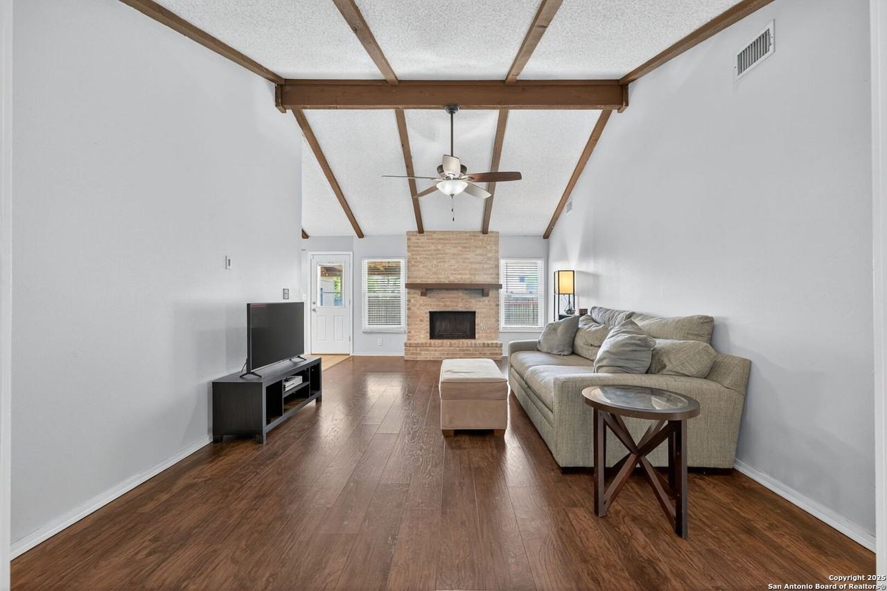 6606 Courtyard - Photo 4 of 27