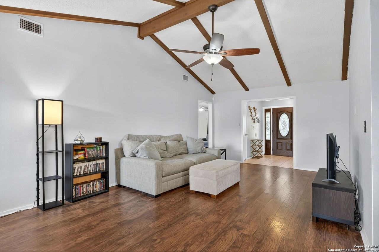 6606 Courtyard - Photo 7 of 27