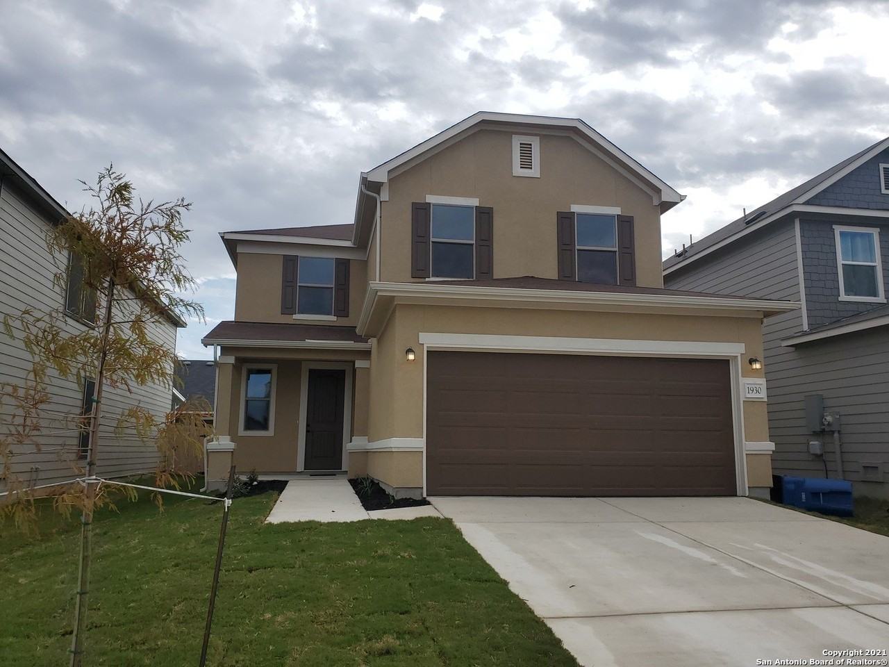 1930 Brandywine Dr - Photo 3 of 50