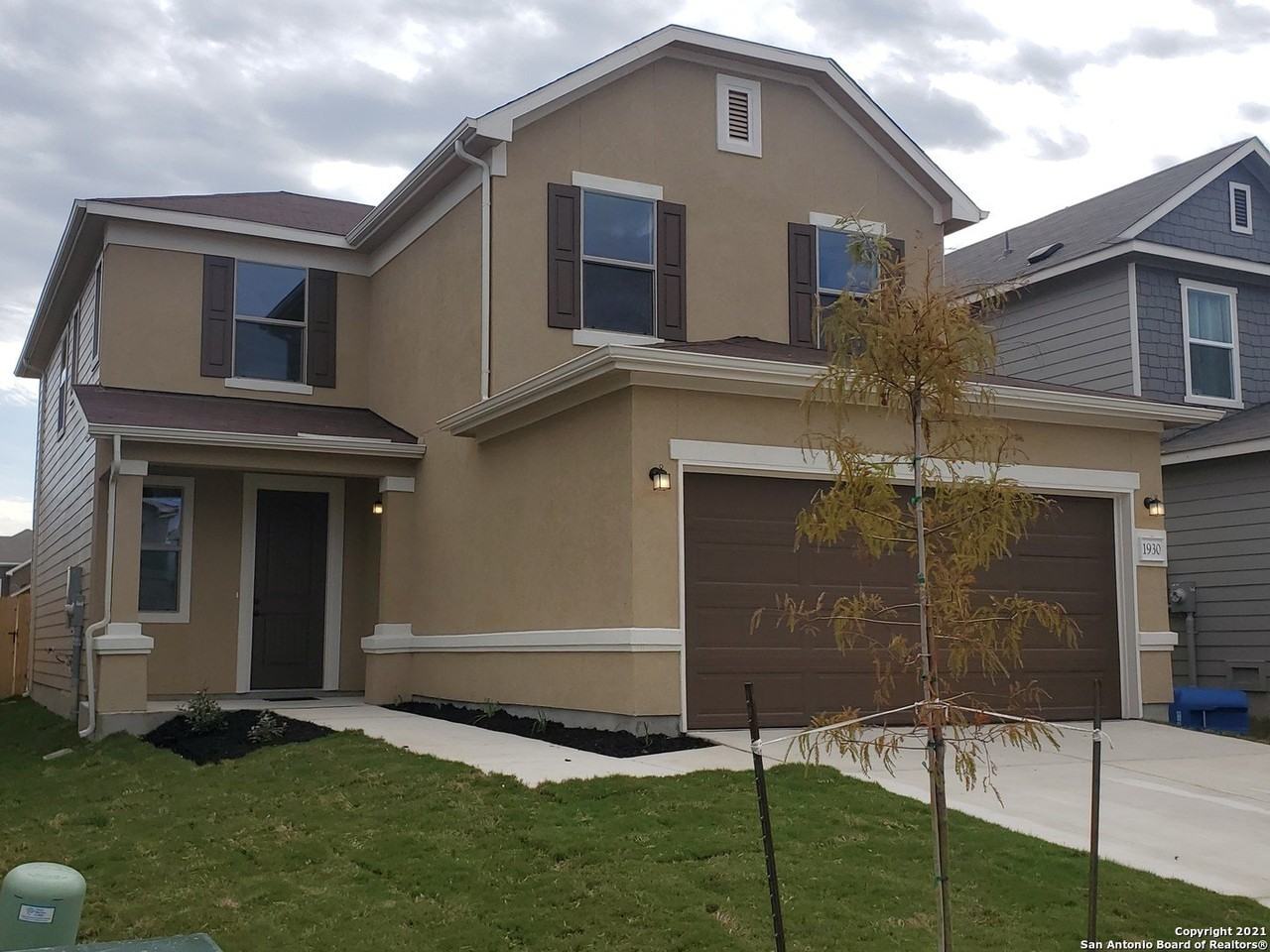 1930 Brandywine Dr - Photo 4 of 50