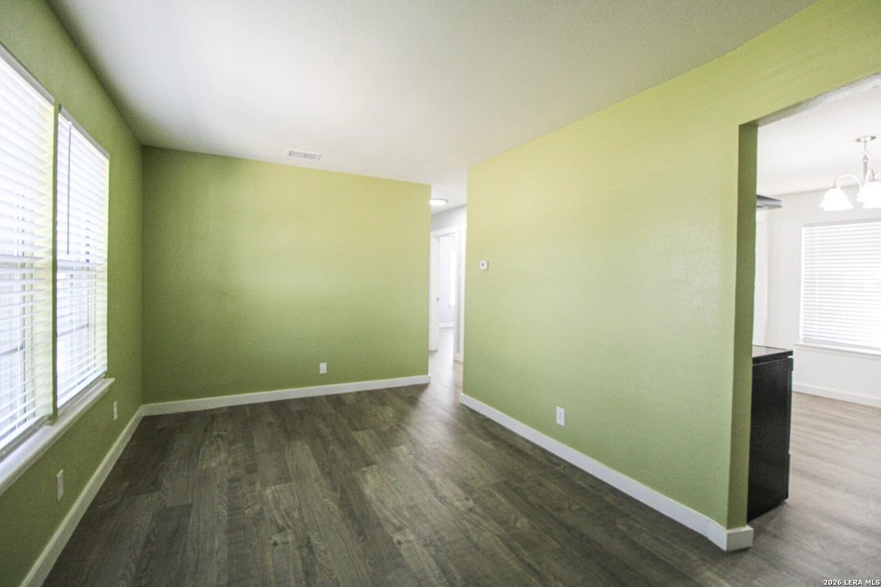 2950 Lasses Blvd - Photo 3 of 35