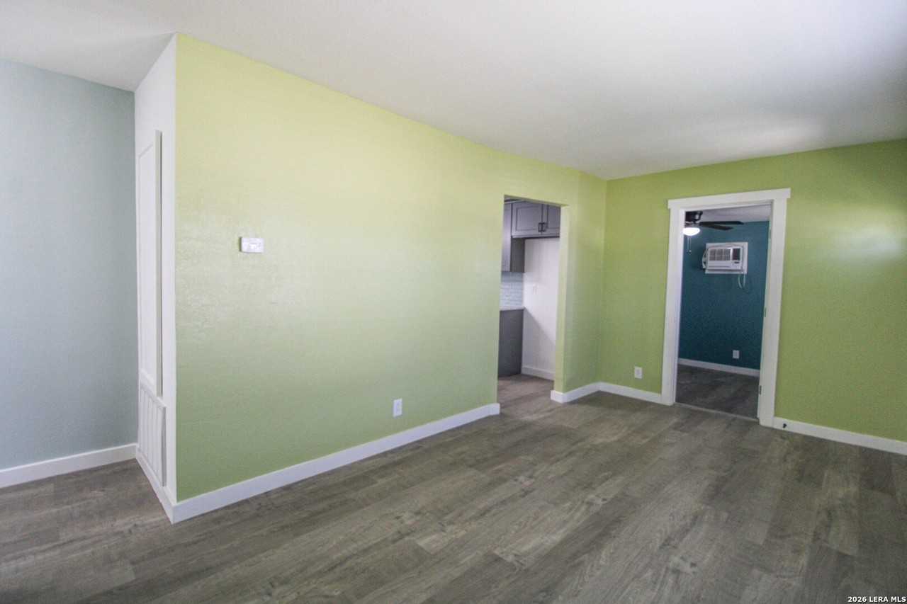 2950 Lasses Blvd - Photo 4 of 35