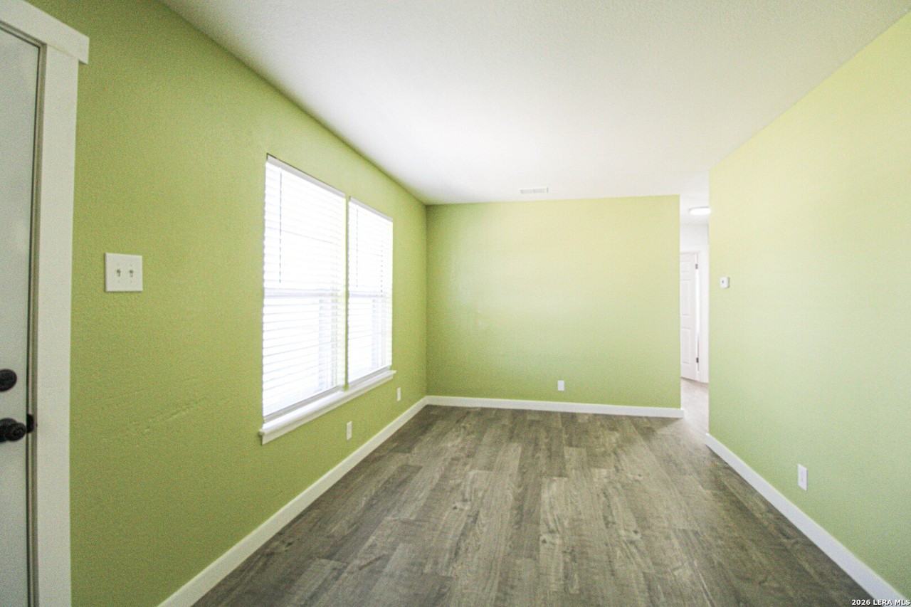 2950 Lasses Blvd - Photo 5 of 35