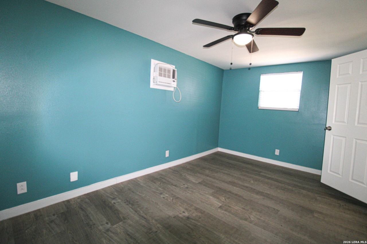 2950 Lasses Blvd - Photo 6 of 35