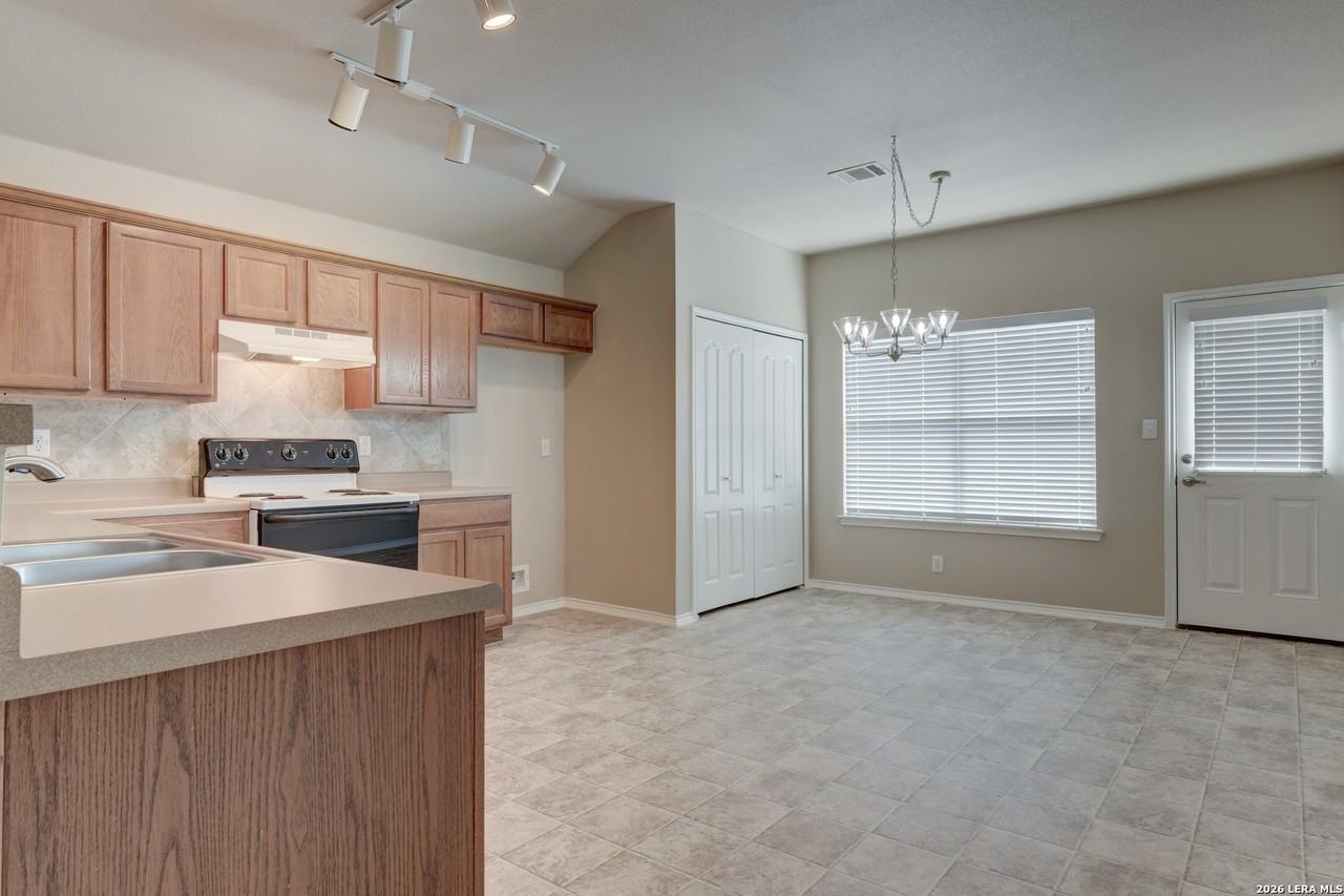 7219 Painter Way - Photo 6 of 24