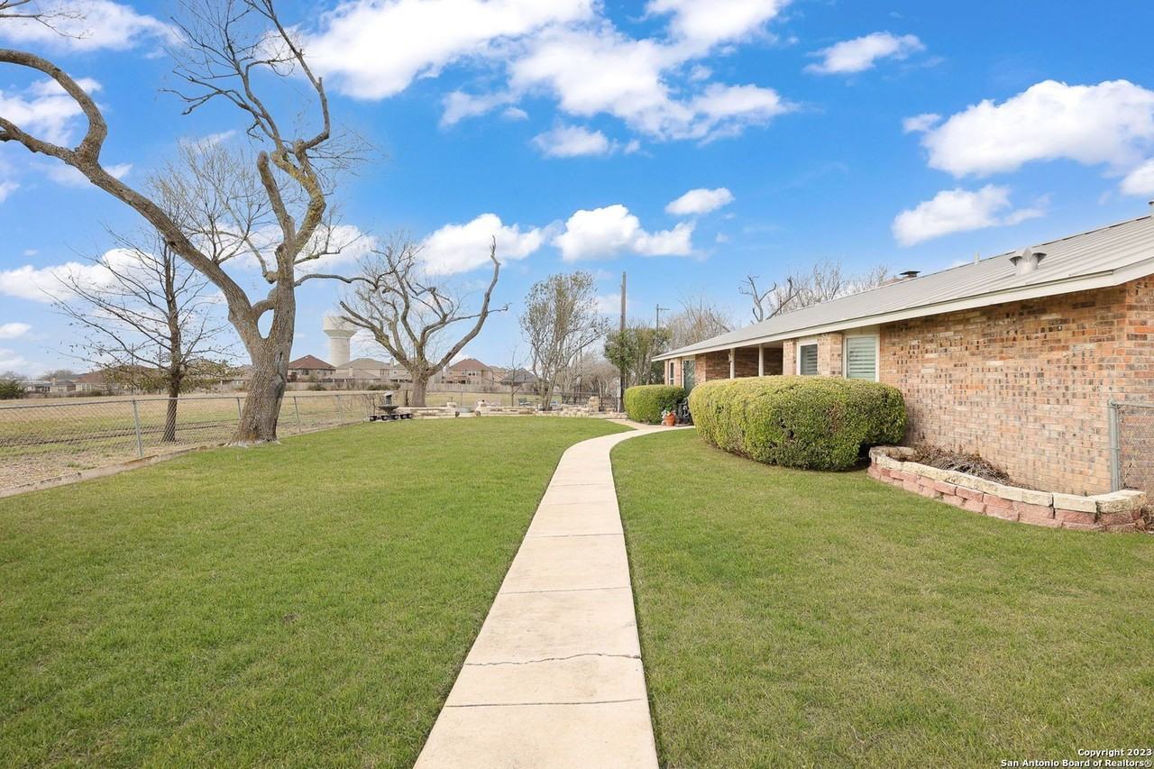 5249 Green Valley Rd - Photo 3 of 26