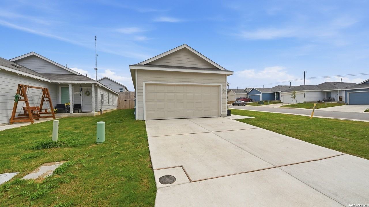 1621 Pile Trl - Photo 4 of 35