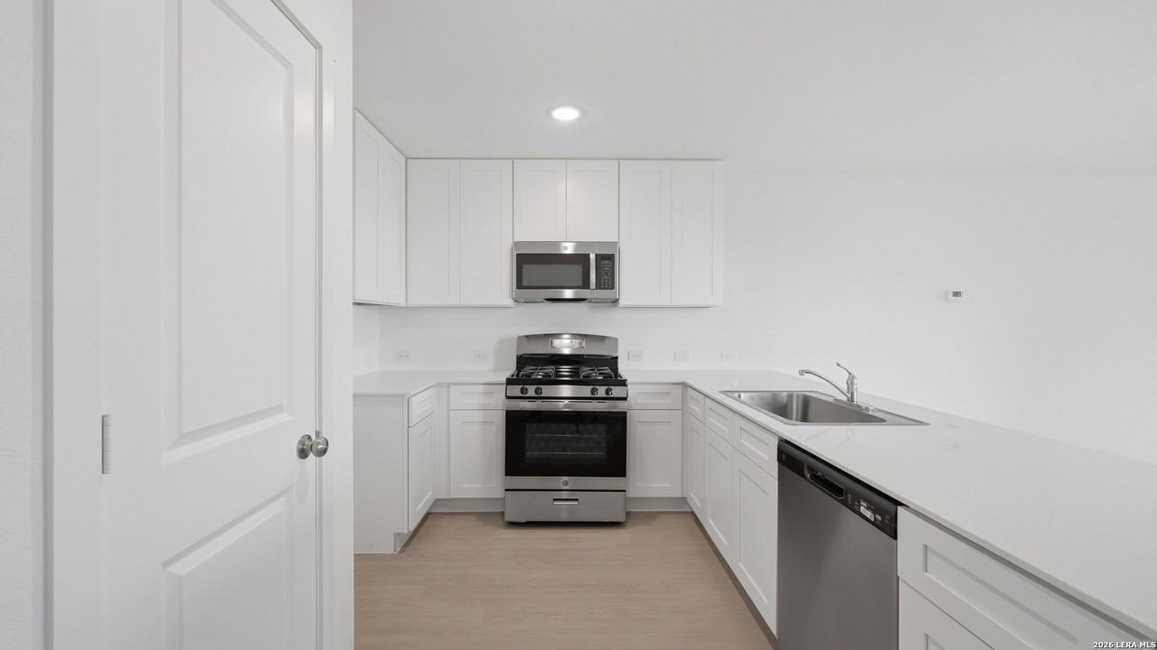 1621 Pile Trl - Photo 7 of 35