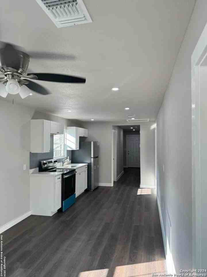 1005 Division Ave - Photo 3 of 10