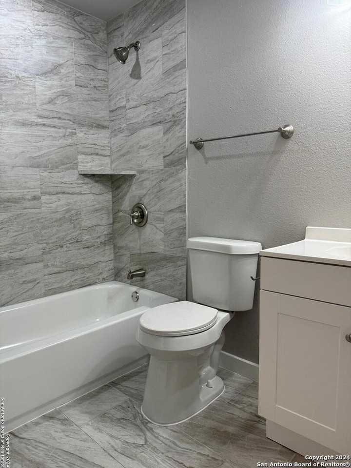 1005 Division Ave - Photo 7 of 10