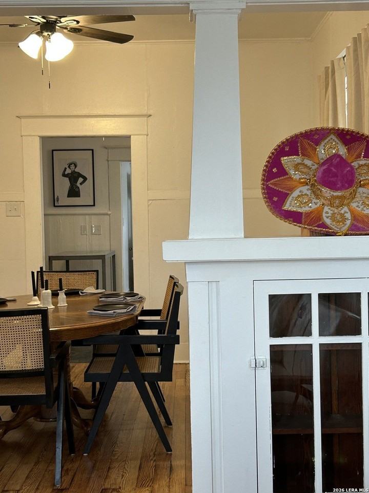 2213 N Flores St - Photo 4 of 17