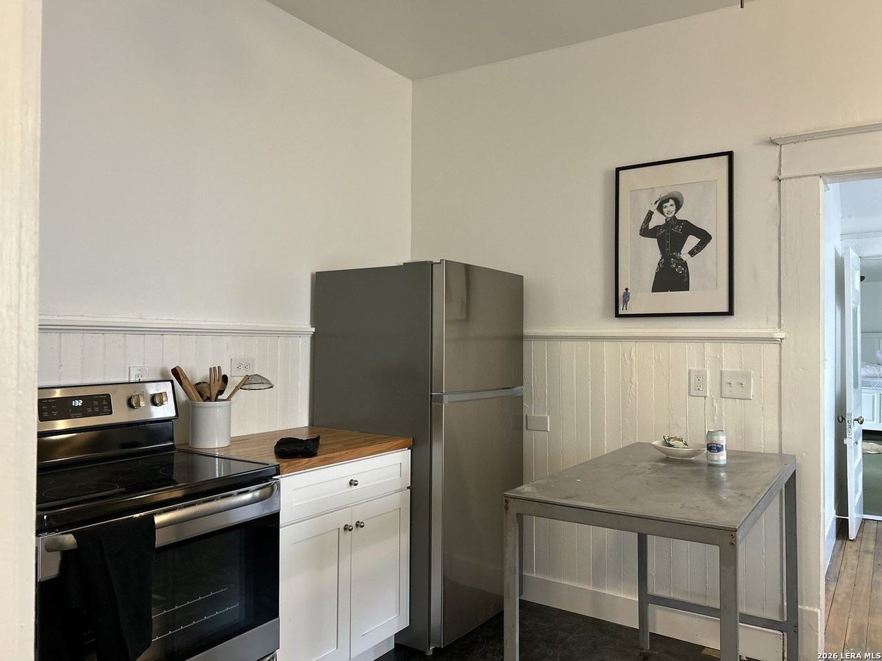 2213 N Flores St - Photo 6 of 17