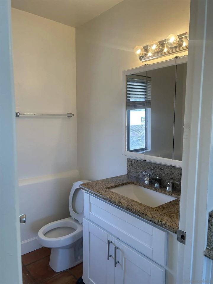 3742 6th Ave - Photo 6 of 8