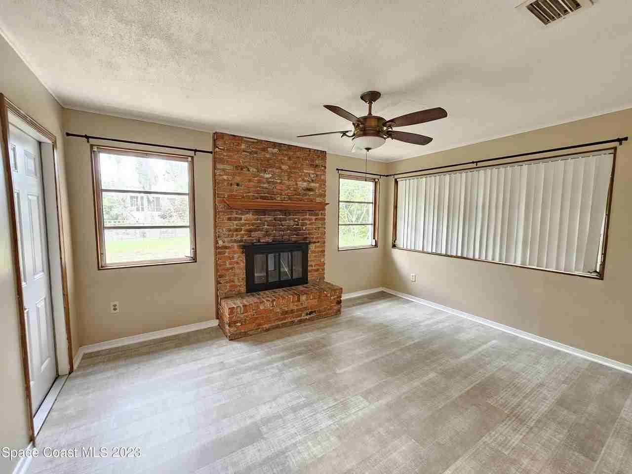 2640 Dutton Dr - Photo 5 of 16