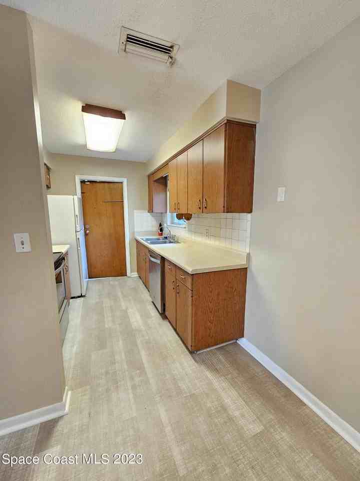 2640 Dutton Dr - Photo 7 of 16