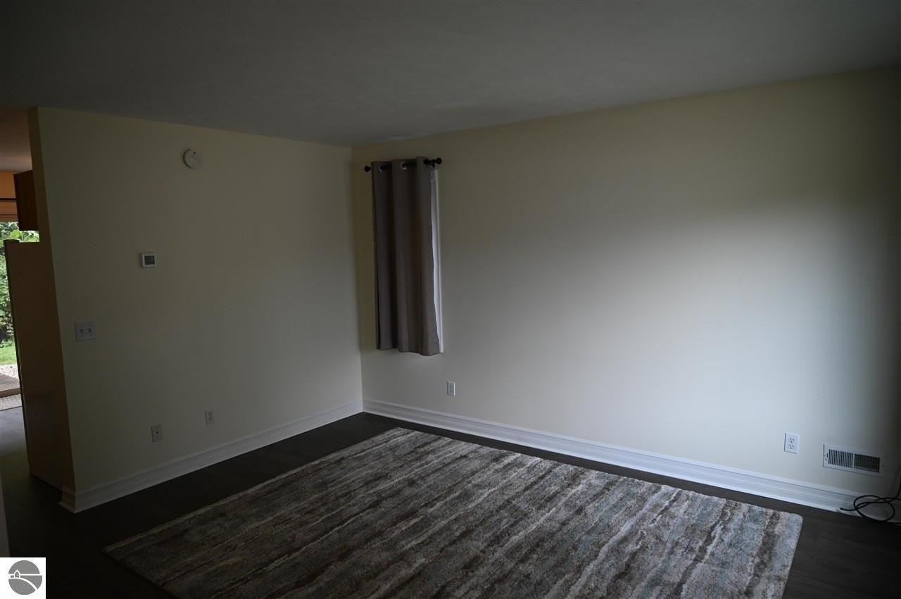 713 Lake Ave Apt D - Photo 3 of 19