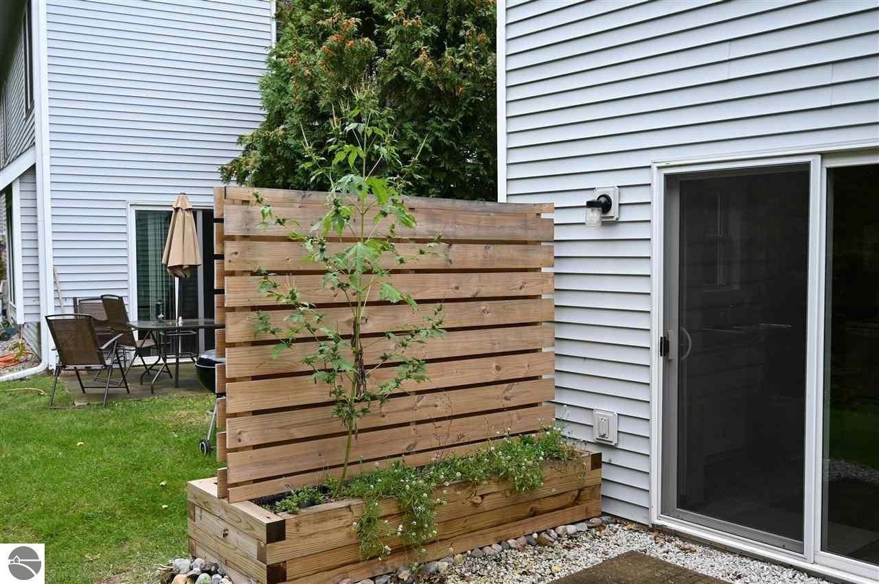 713 Lake Ave Apt D - Photo 5 of 19