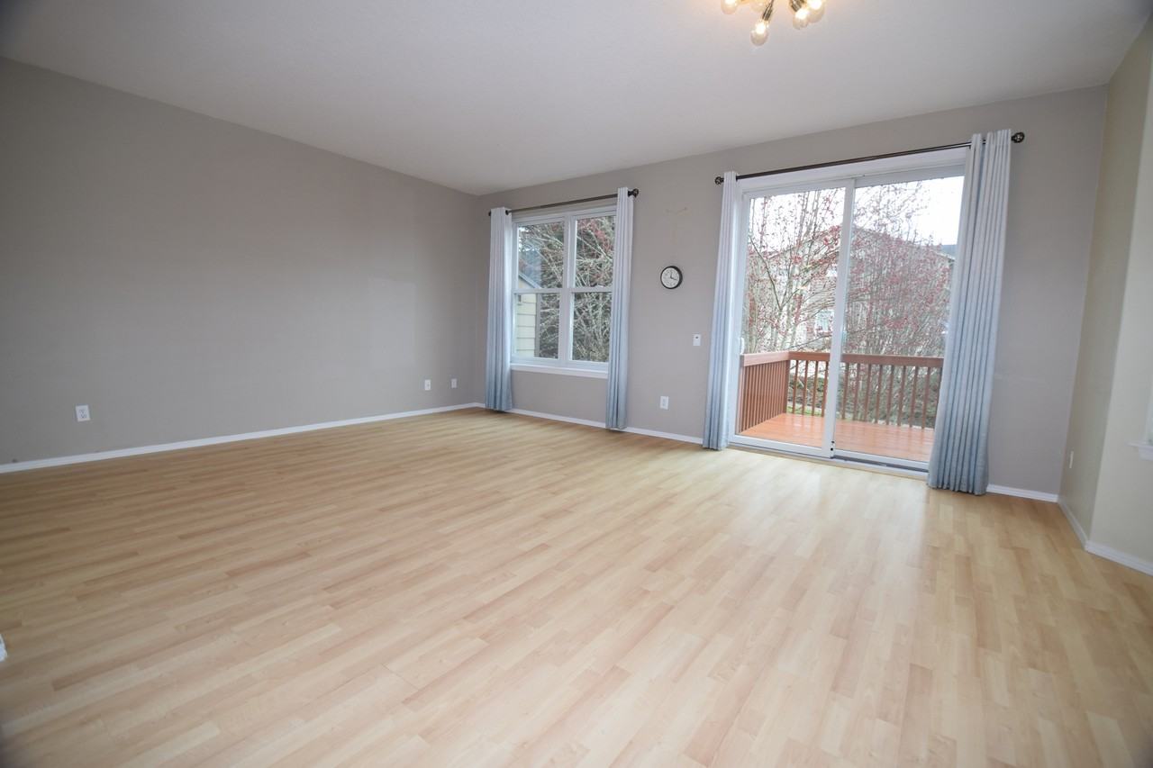 232 Ne 76th Ave #1 - Photo 4 of 32