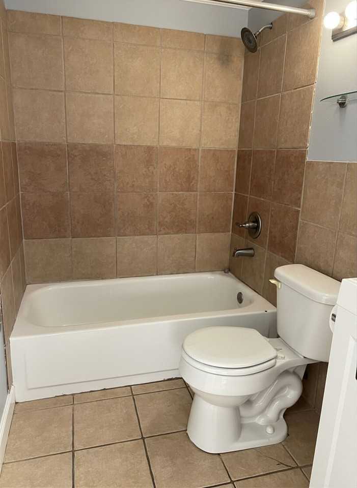 1016 Adams Ave #1 - Photo 5 of 6