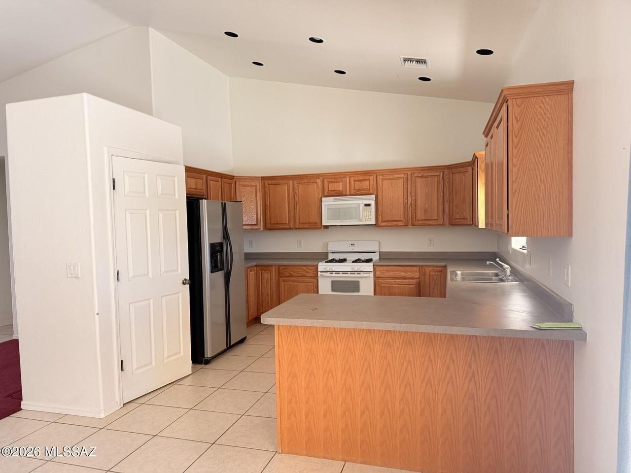 515 N Higgie Ln - Photo 4 of 12