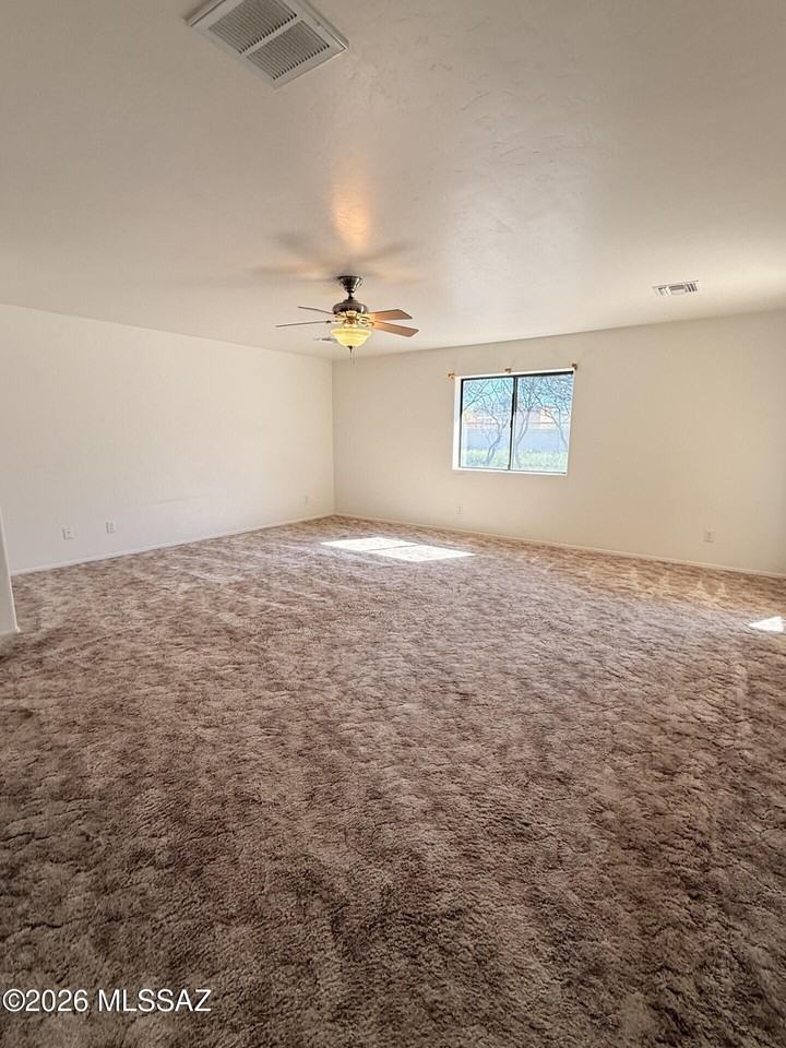 515 N Higgie Ln - Photo 7 of 12