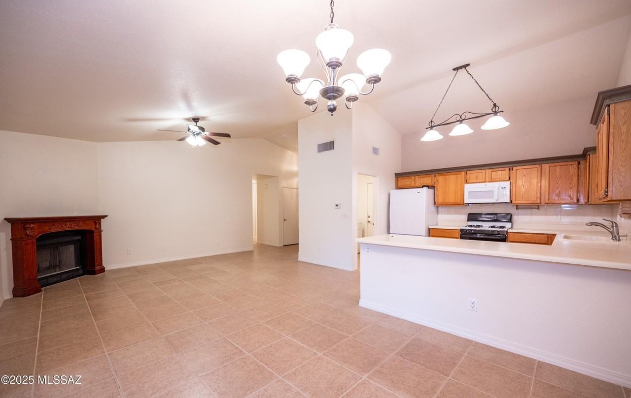 8283 S Placita Del Barquero - Photo 5 of 23