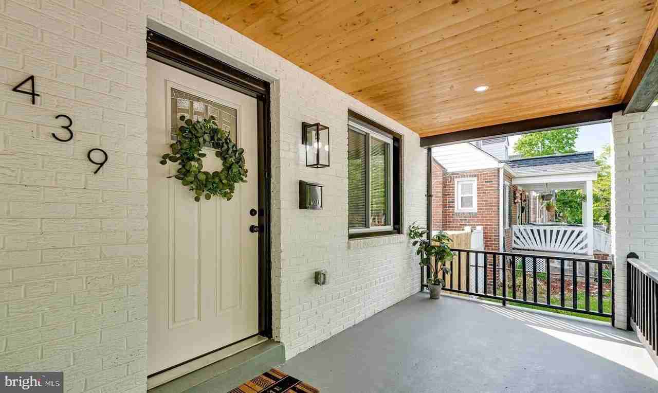 439 Newcomb St Se - Photo 2 of 4