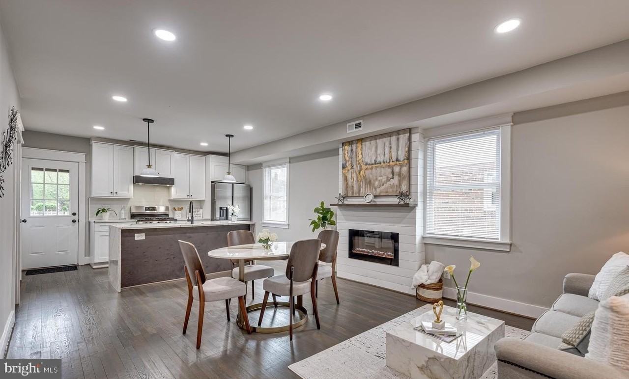 439 Newcomb St Se - Photo 3 of 4