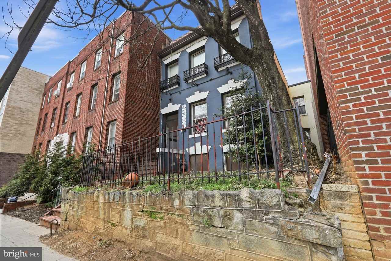 2388 Champlain St Nw Apt 1 - Photo 3 of 15