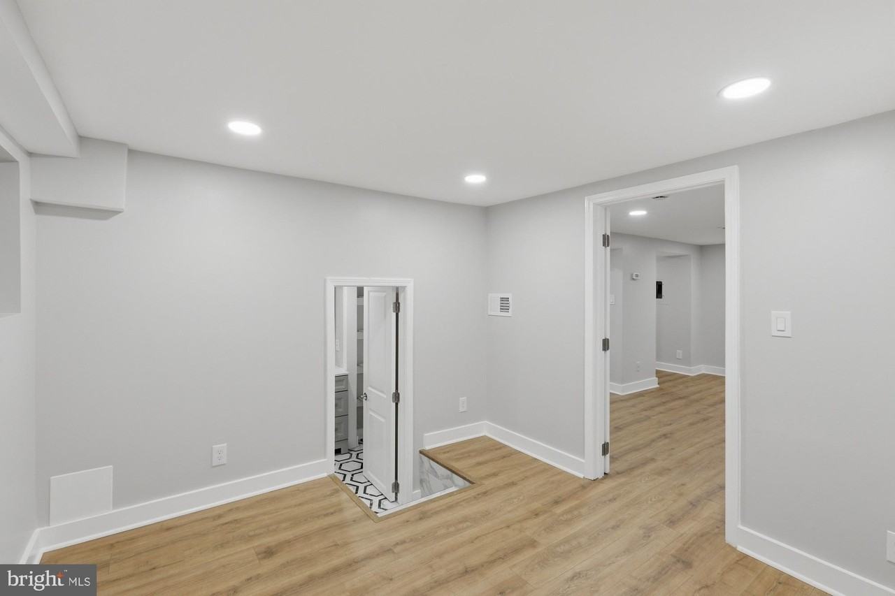 2388 Champlain St Nw Apt 1 - Photo 4 of 15