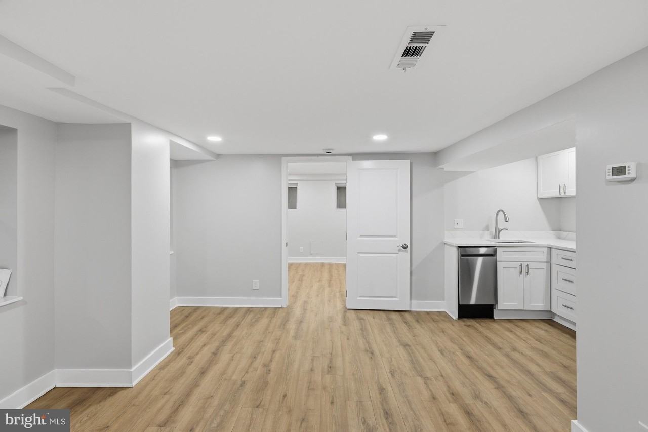 2388 Champlain St Nw Apt 1 - Photo 5 of 15