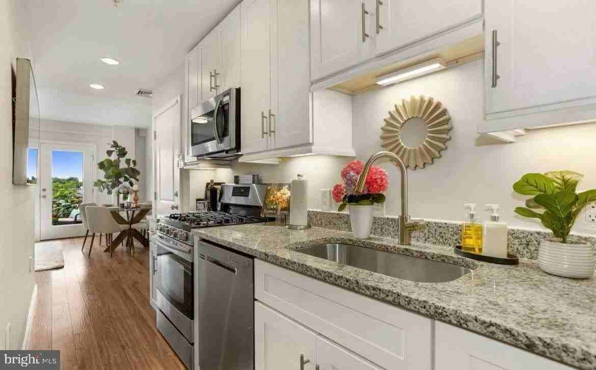 5410 3rd St Nw Unit 201 - Photo 4 of 15