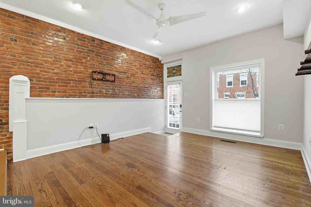 3723 Hudson St - Photo 2 of 32