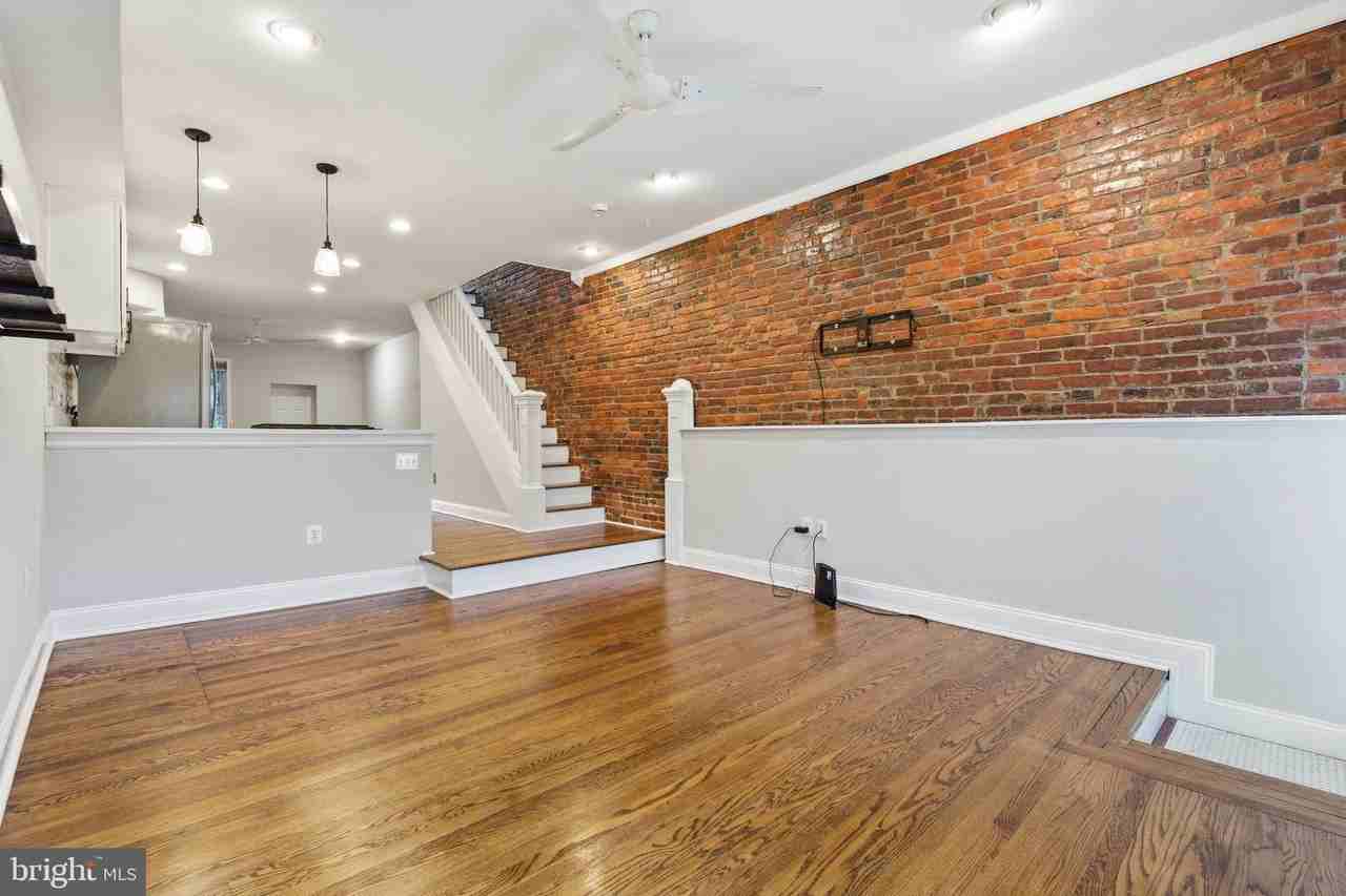 3723 Hudson St - Photo 3 of 32