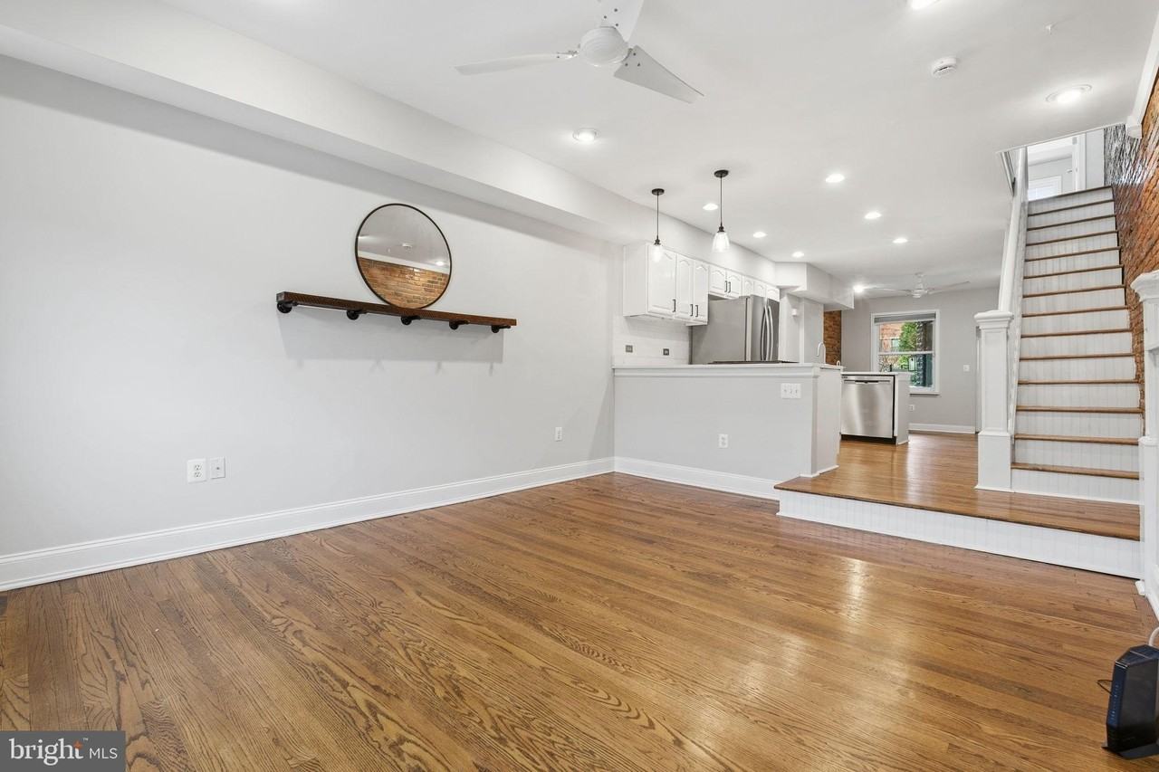 3723 Hudson St - Photo 5 of 32