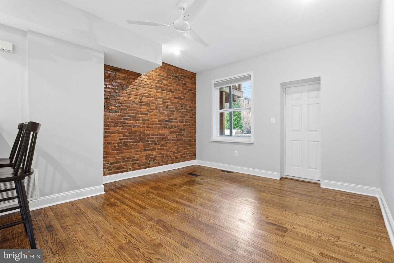 3723 Hudson St - Photo 7 of 32