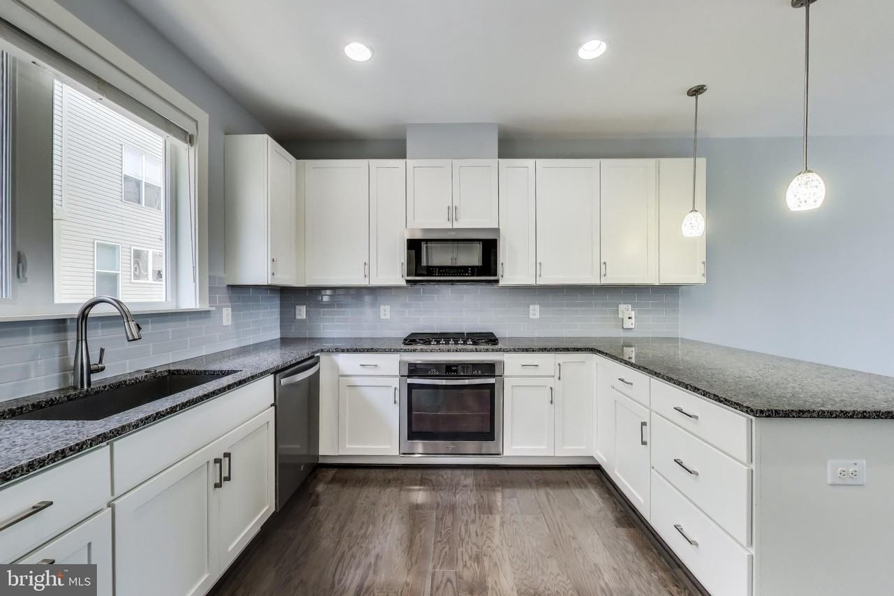 16580 Crabbs Branch Way - Photo 3 of 33