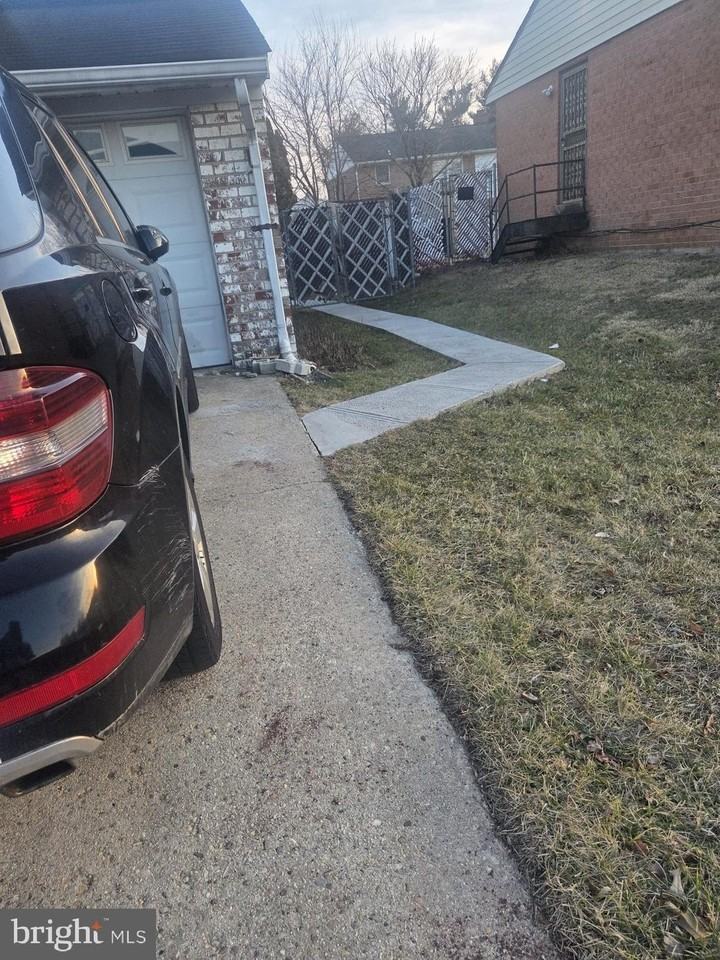 13101 Keverton Dr - Photo 3 of 16