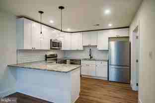 21 Gay St Apt 302 - Photo 1 of 1