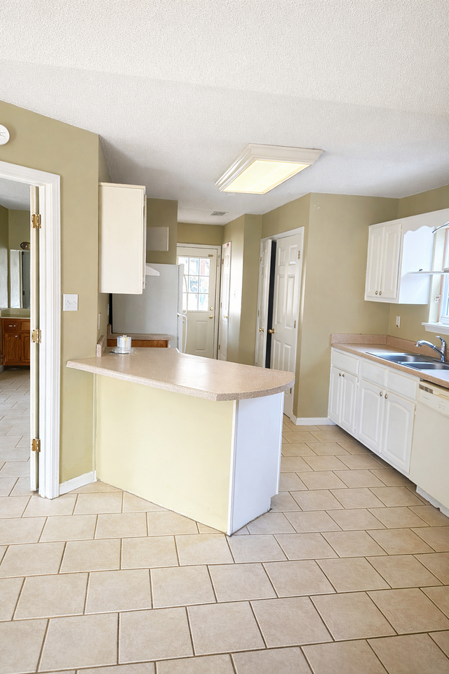 105 Gym Cir #1 - Photo 4 of 22