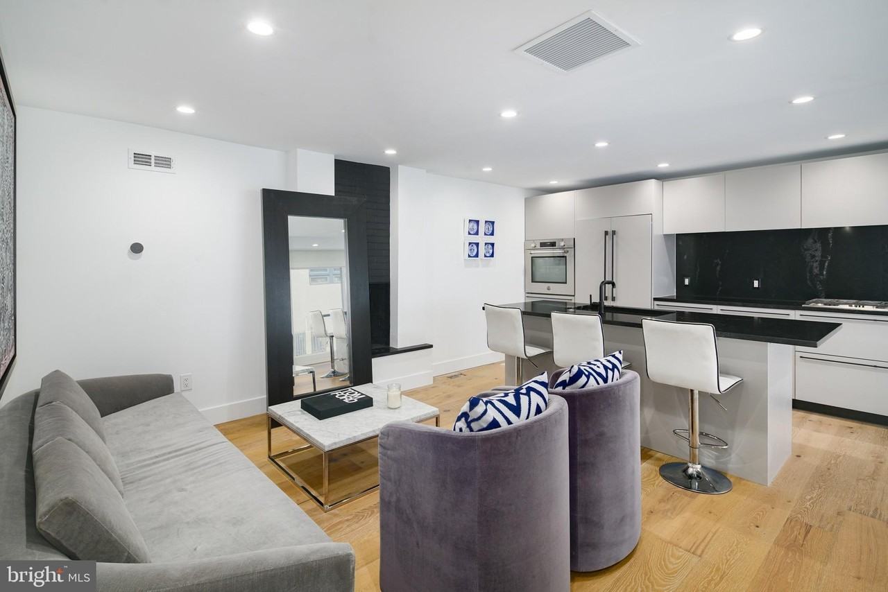 1126 1/2 Lombard St - Photo 5 of 26