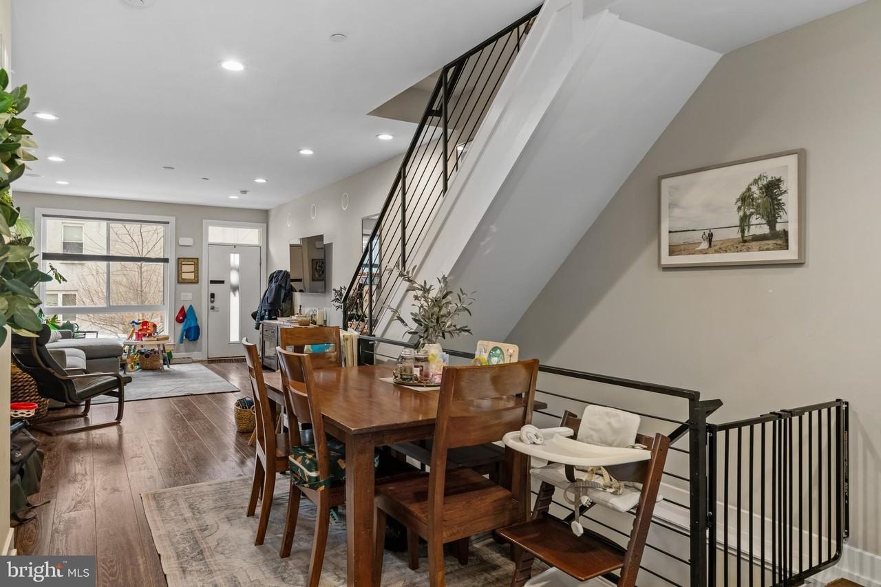 2323 Federal St - Photo 5 of 39