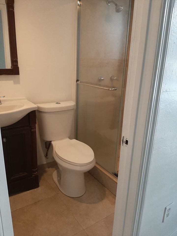 110 Sidonia Ave - Photo 3 of 19