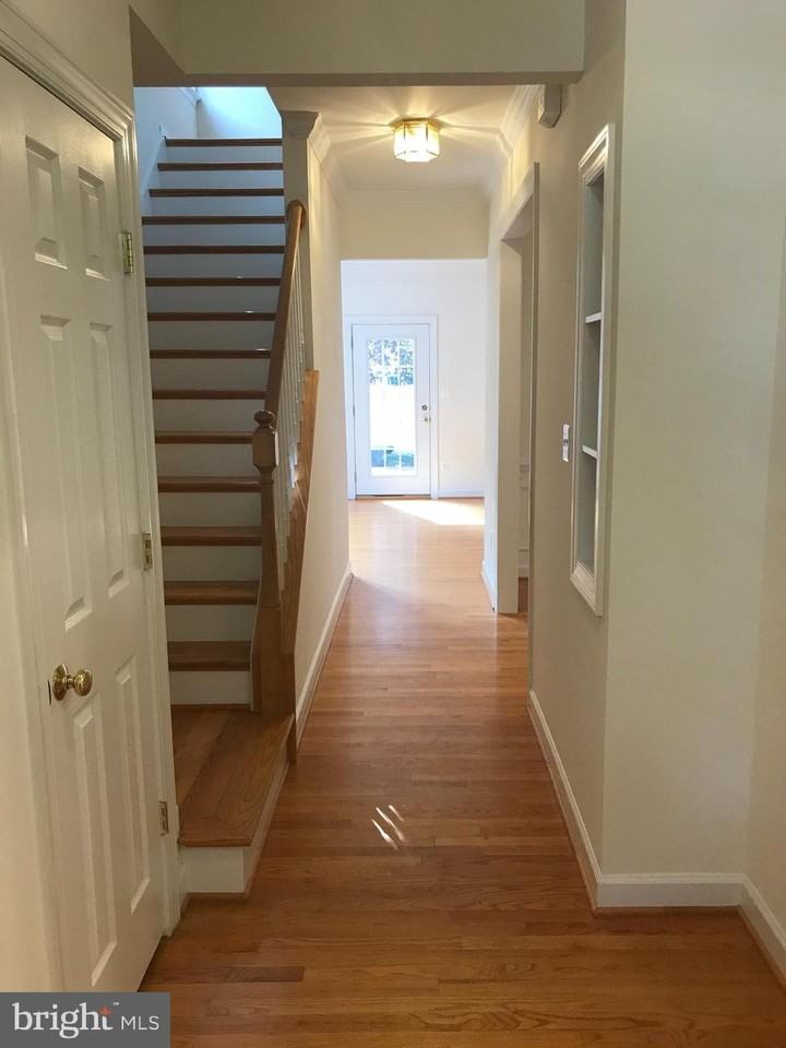 5654 8th Rd N - Photo 3 of 38