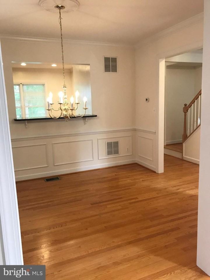 5654 8th Rd N - Photo 4 of 38