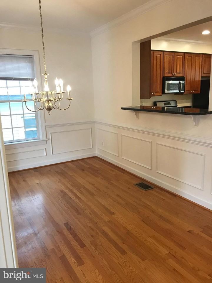 5654 8th Rd N - Photo 5 of 38