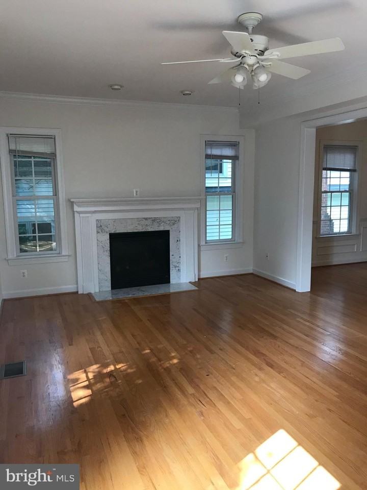 5654 8th Rd N - Photo 7 of 38