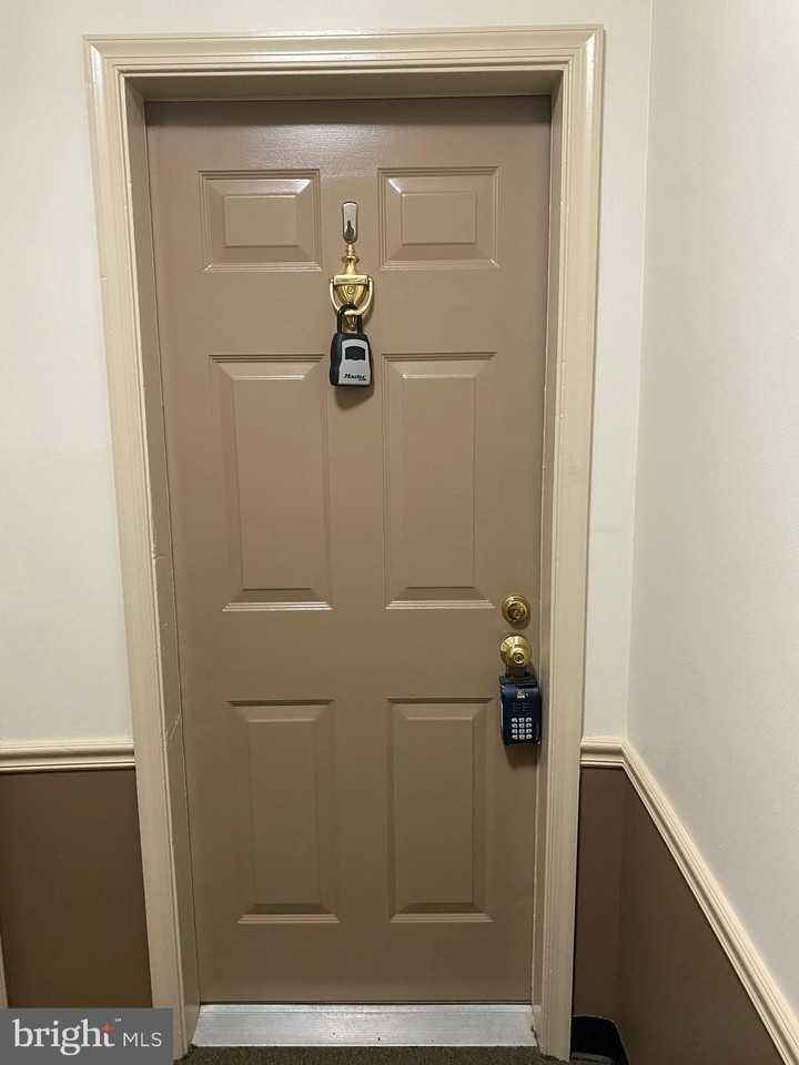 1805 Key Blvd Apt 511 - Photo 3 of 26