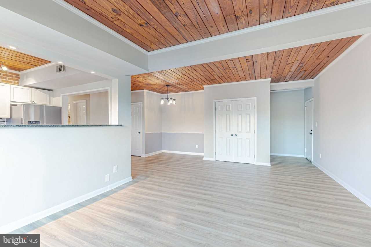 53 Skyhill Rd Apt 303 - Photo 4 of 22