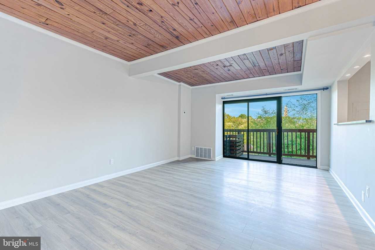 53 Skyhill Rd Apt 303 - Photo 5 of 22